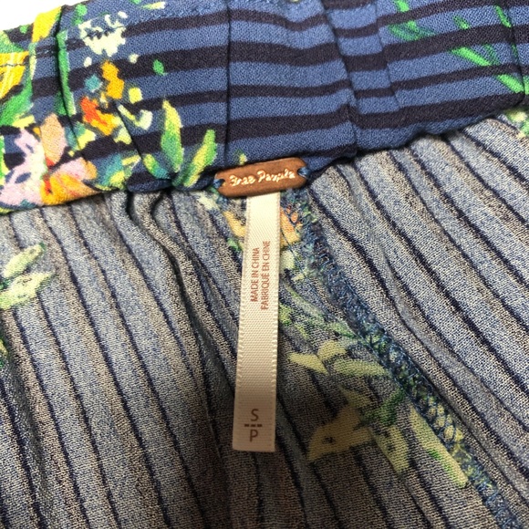 New Free People Lasting lagoon floral Blue Shorts - Picture 4 of 4